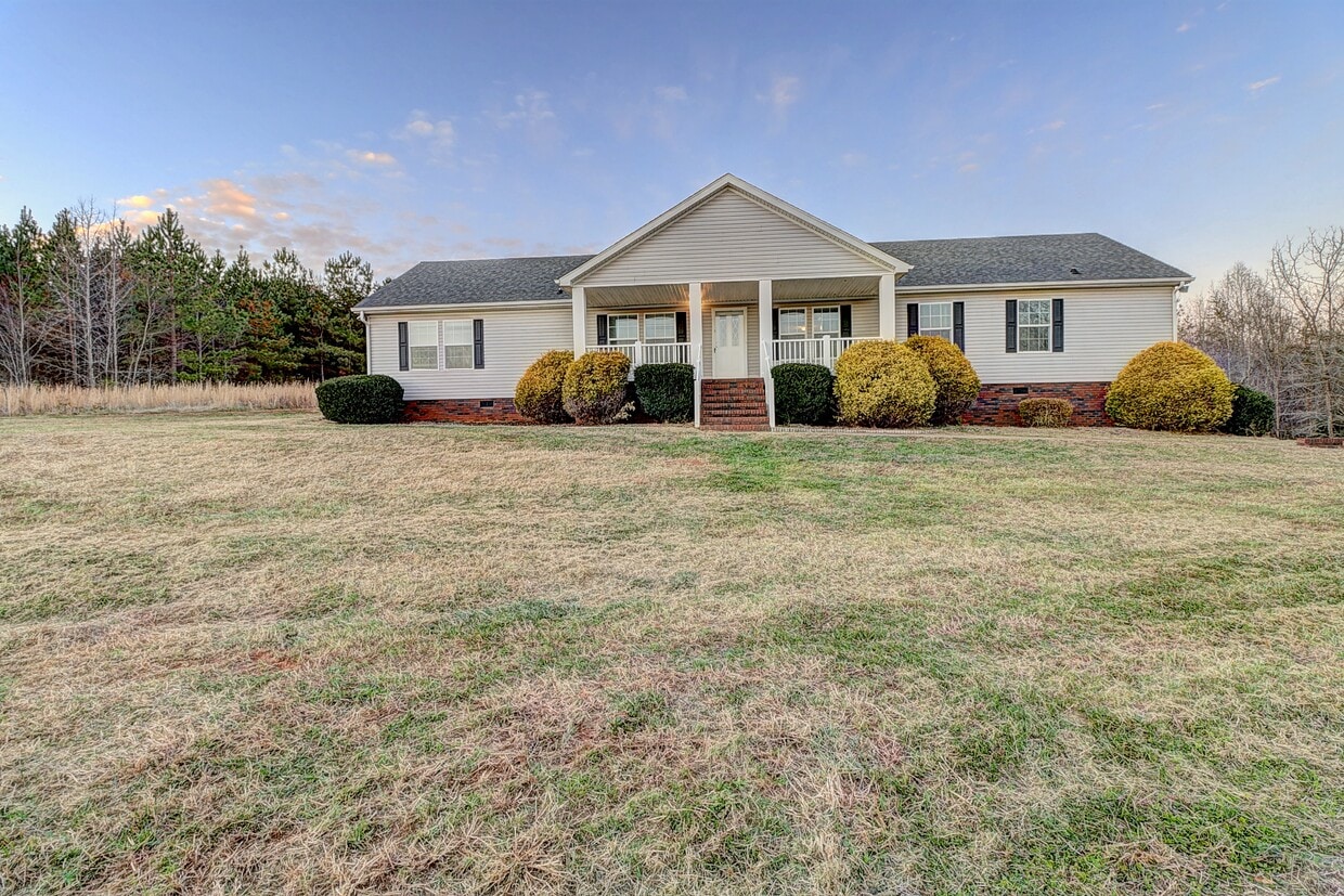 Primary Photo - 1423 A A Barrett Rd