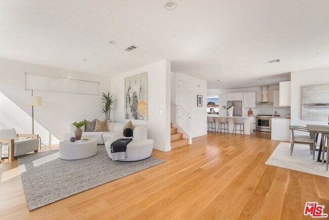 Foto del edificio - 11724 Culver Blvd