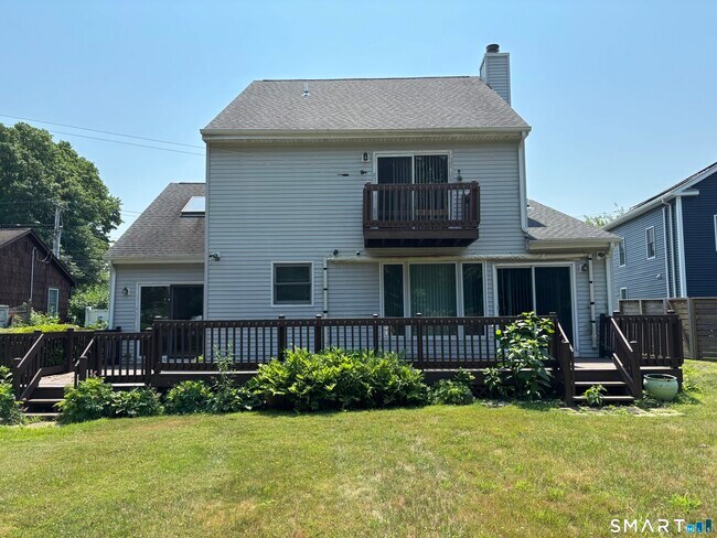 Foto del edificio - 175 Meadows End Rd