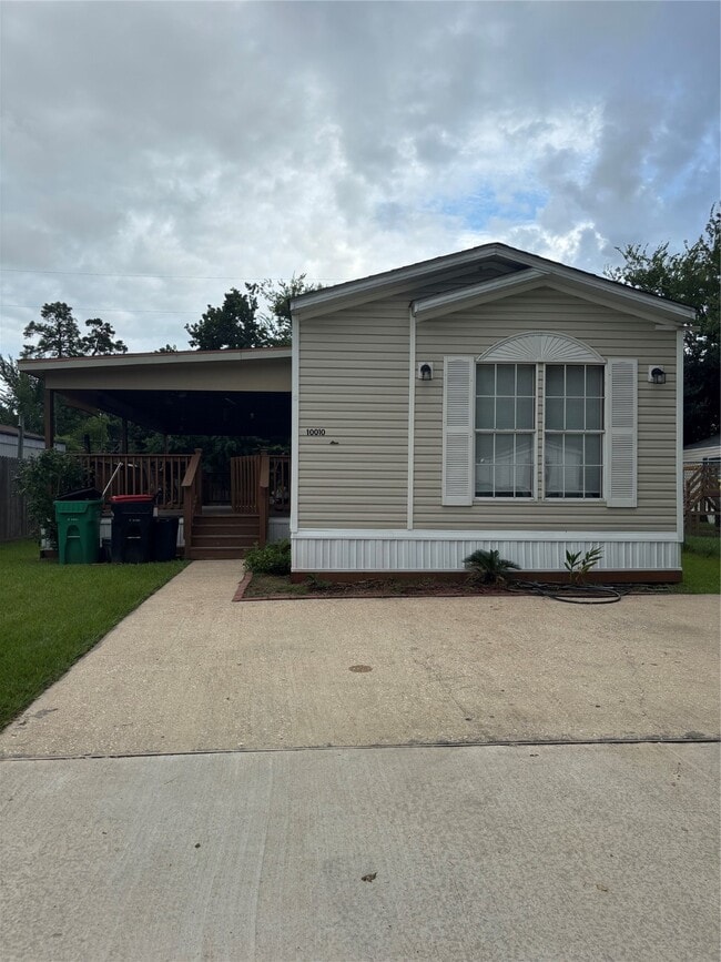 Building Photo - 10010 Cedar Landing Dr
