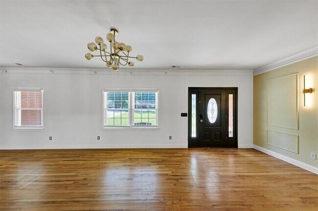 Foto del edificio - 3552 Robinhill Dr