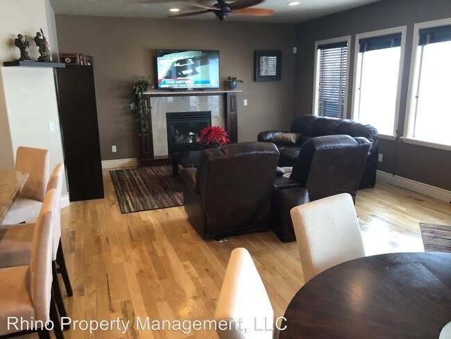 Foto del edificio - 664 E Eagle Ridge Dr