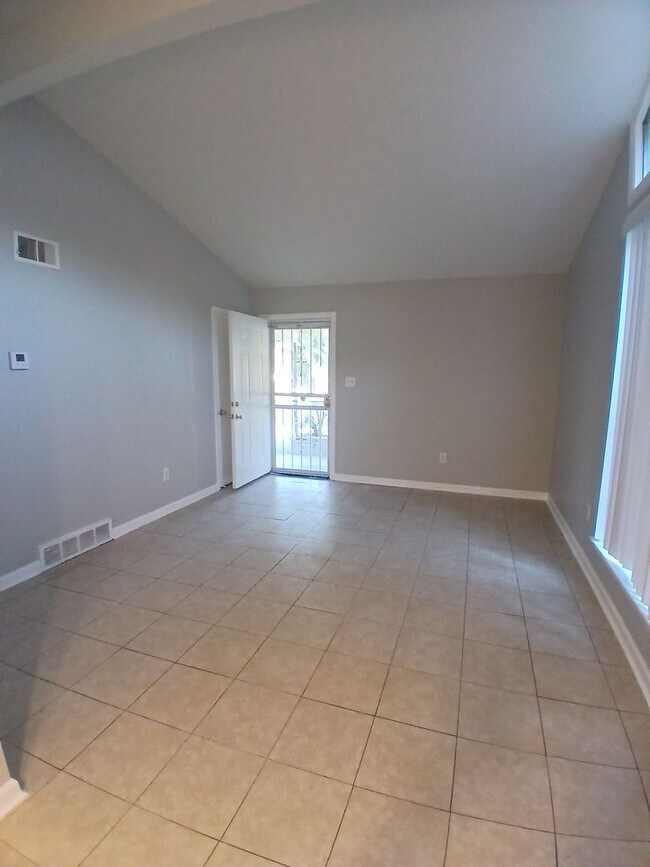 Building Photo - Newly Rehabbed 3 Bedroom 1.5 Bath | Whitehaven | Open to Section 8