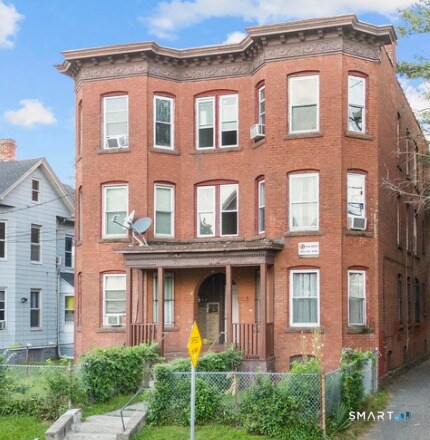 Building Photo - 168 Bond St