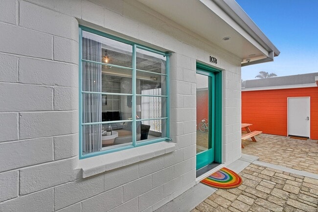 Building Photo - 1074 Seaward- MFR