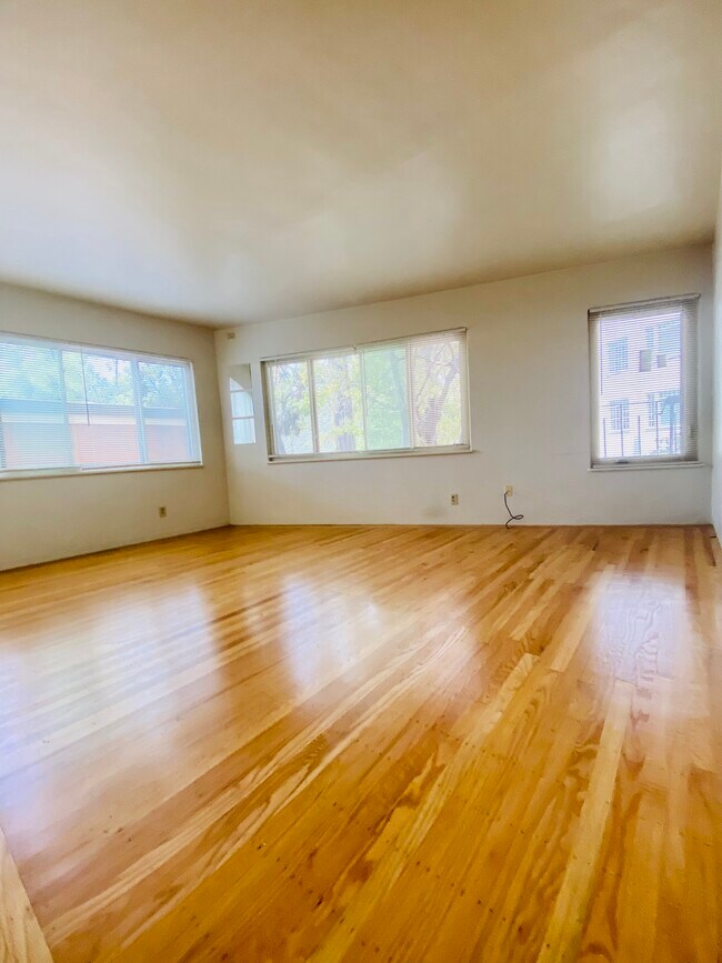 Foto del edificio - 2317 Hearst Ave