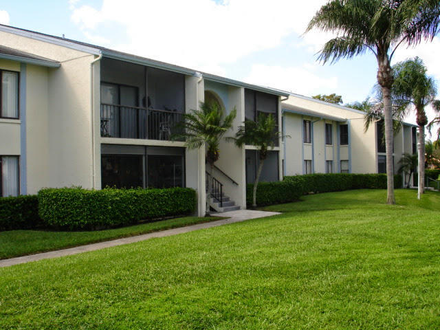 Foto del edificio - 1114 Green Pine Blvd