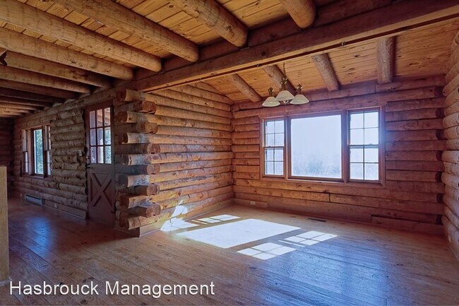 Foto del edificio - 3 br, 1.5 bath House - 6853 Jarmans Gap Road