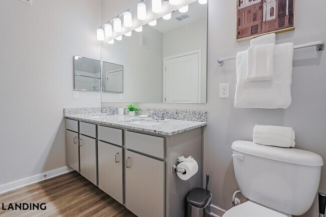 Foto del edificio - 2331 Commerce Park Dr NE