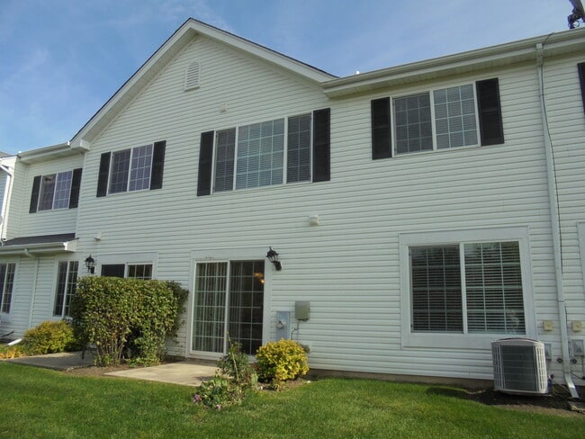 Building Photo - 32454 Rushmore Ave