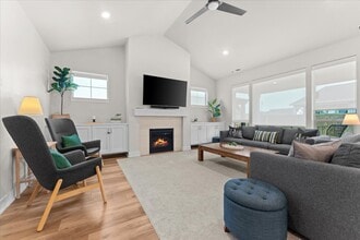 Building Photo - 5706 SE 79th Ave
