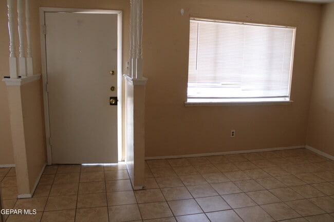Foto del edificio - 5817 Blackhawk Dr