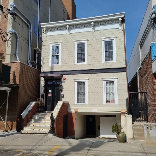 Building Photo - 60 69th St