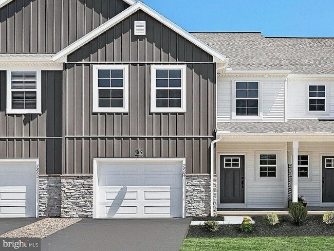 Building Photo - 7884 Briarwood Dr