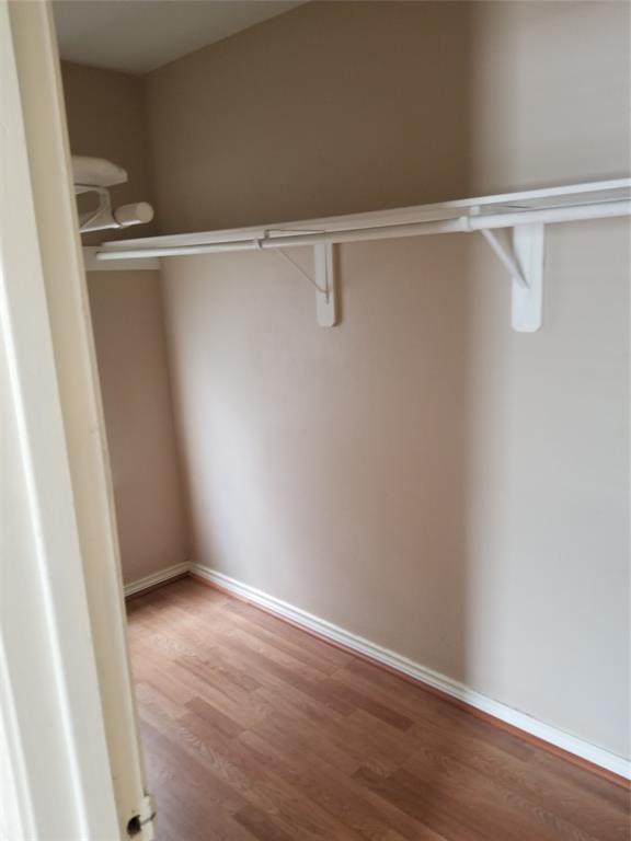 Foto del edificio - 9602 Elmview Pl