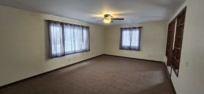 Building Photo - 214 4th Ave