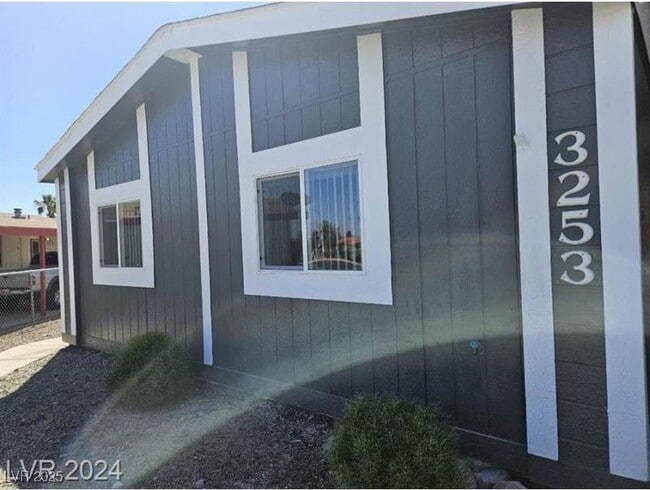 Building Photo - 3253 Calanda St