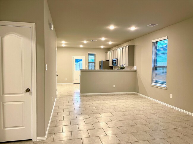 Building Photo - 31326 Spotted Saddle Hollow