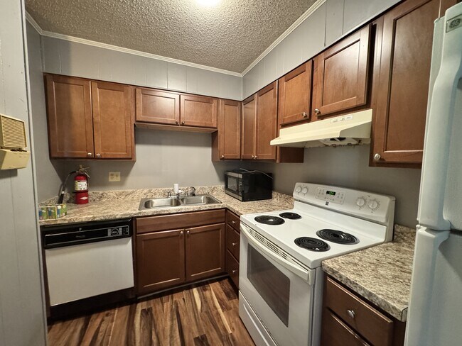 Foto del edificio - 203 E John Sims Pkwy