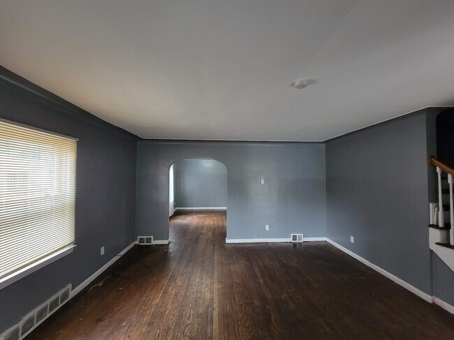 Building Photo - 2107 Ewald Cir