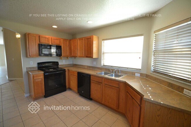 Foto del edificio - 2440 Oak Mill Dr