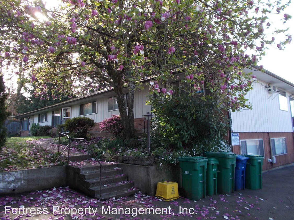 Primary Photo - 3430 SE King Rd