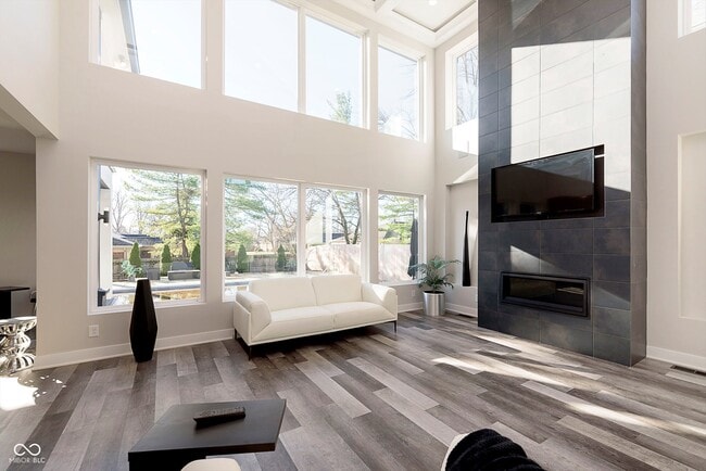 Building Photo - 429 W 86th St