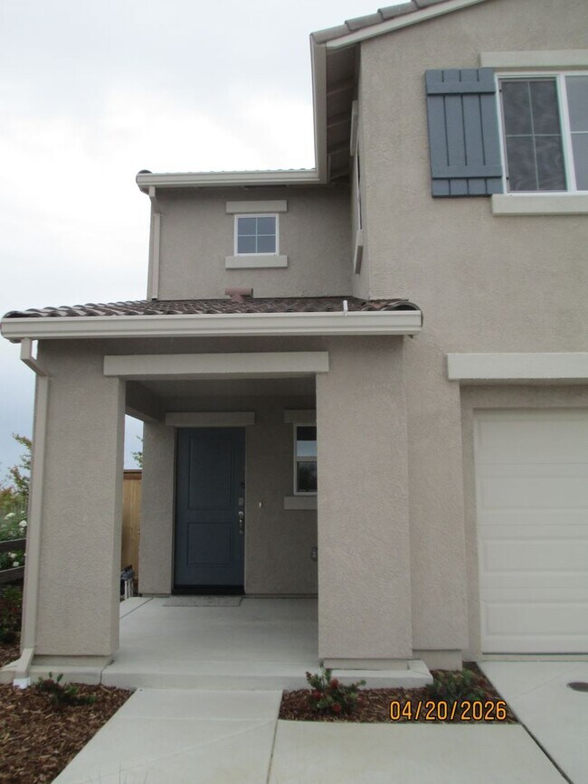 Foto del edificio - Brand new home in Roseville