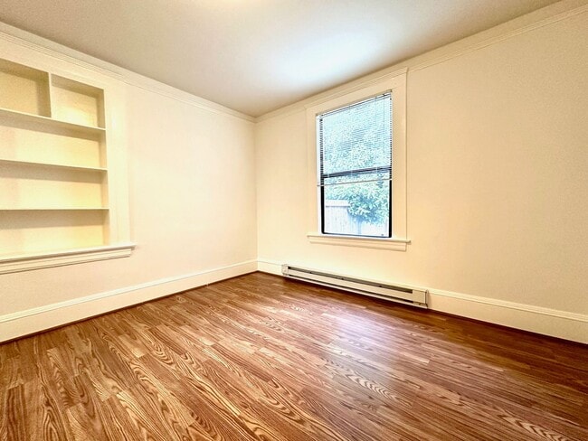 Building Photo - 362 Moultrie Street