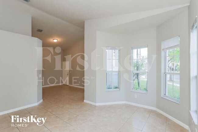 Foto del edificio - 1700 NE 37th Pl