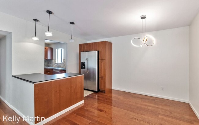 Building Photo - 2 br, 2 bath House - 2233 E Highland Ave 219