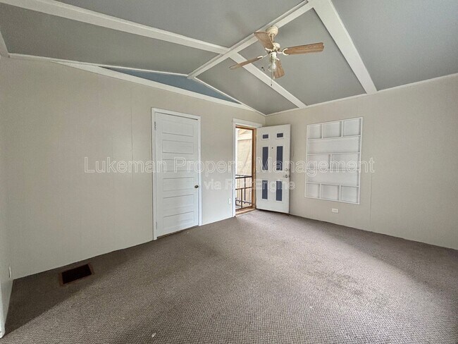 Foto del edificio - 709 W Walnut St