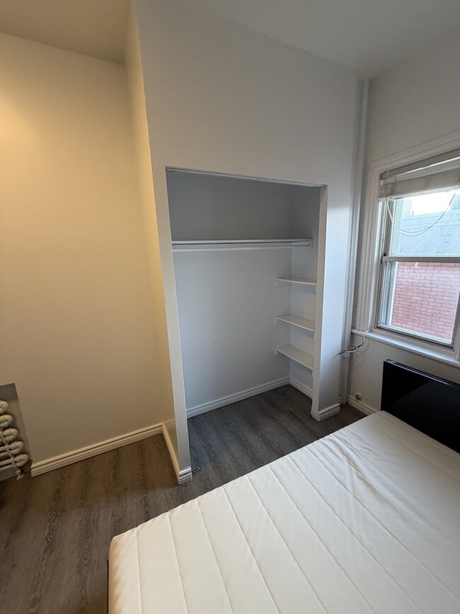 Building Photo - 119 Daly Ave