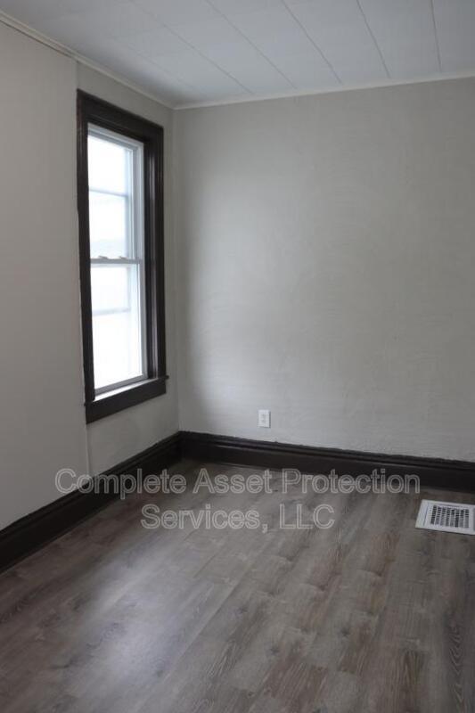Building Photo - 403 Rose St