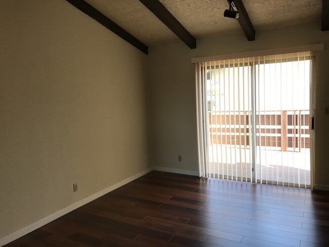 Building Photo - SPACIOUS Upper 2 bedroom unit, Bellflower -- CALL US TODAY!!