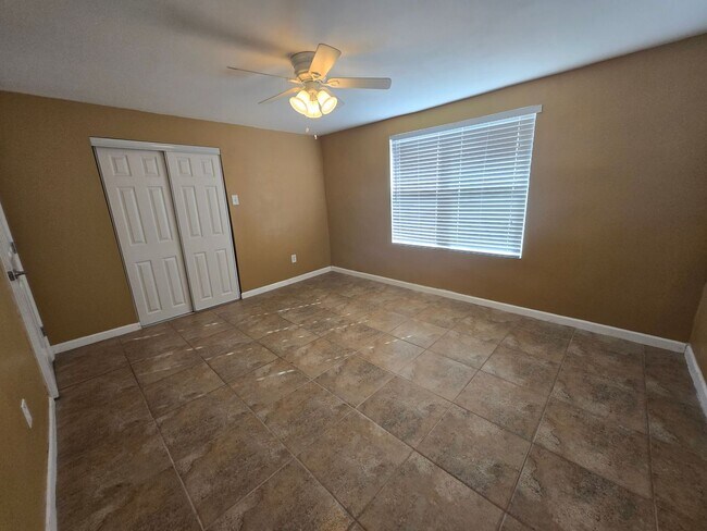 Foto del edificio - Move in ready!