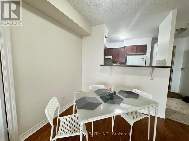 Photo du bâtiment - 710 Humberwood Blvd