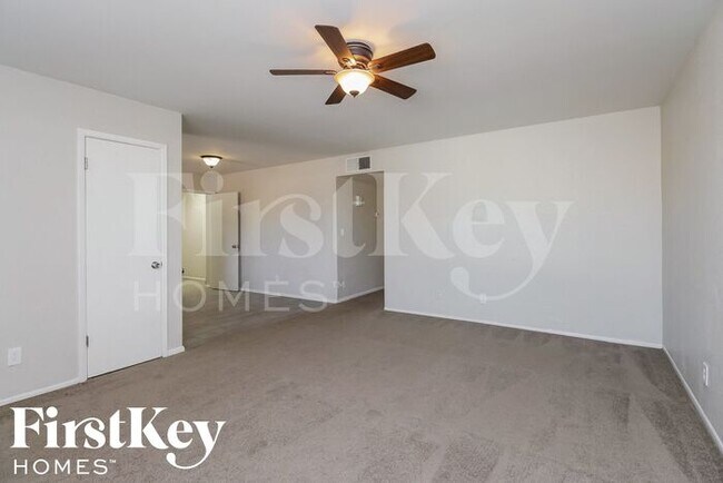 Building Photo - 2505 East Don Carlos Avenue