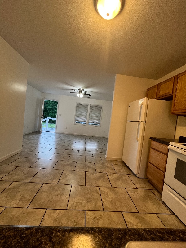 Building Photo - 1218 Hyatt Creek Rd