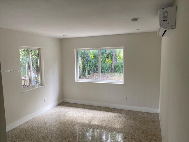 Foto del edificio - 5821 NW 1st Ave