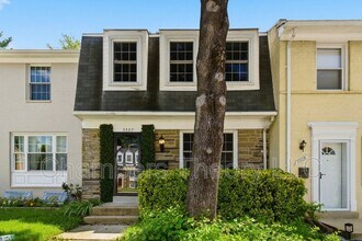 Building Photo - 3327 Webley Ct