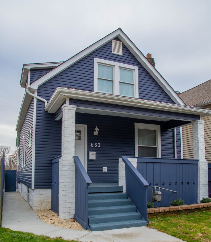 Foto principal - 653 E 11th Ave