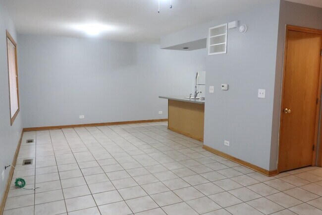 Foto del edificio - 3160 S Throop St