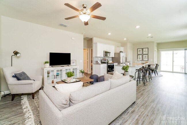 Building Photo - 14355 Palm Ridge