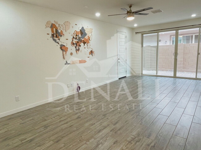 Foto del edificio - 17155 N 9th Pl
