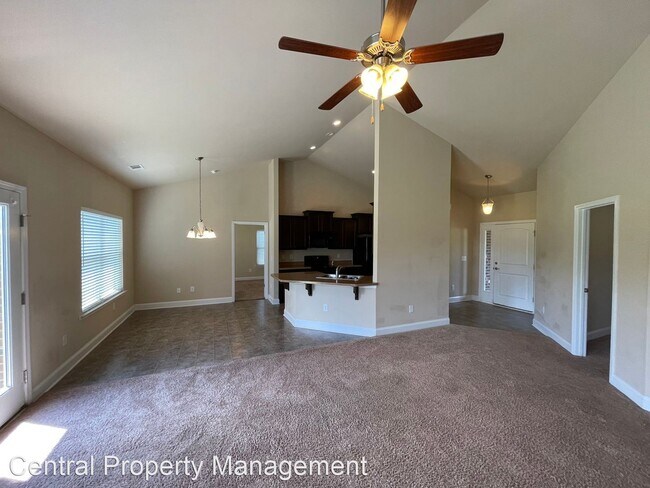 Building Photo - 4 br, 2 bath House - 218 Golden Pond Court