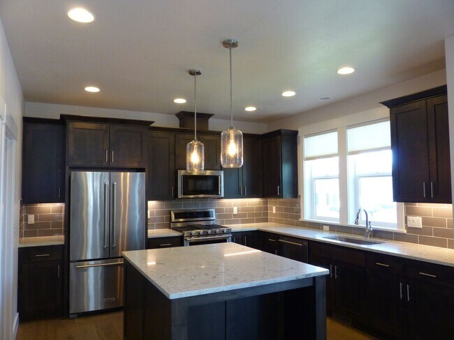 Foto del edificio - Beautiful 3 Bed/2.5 Bath Home in NW Bend - Fields Street