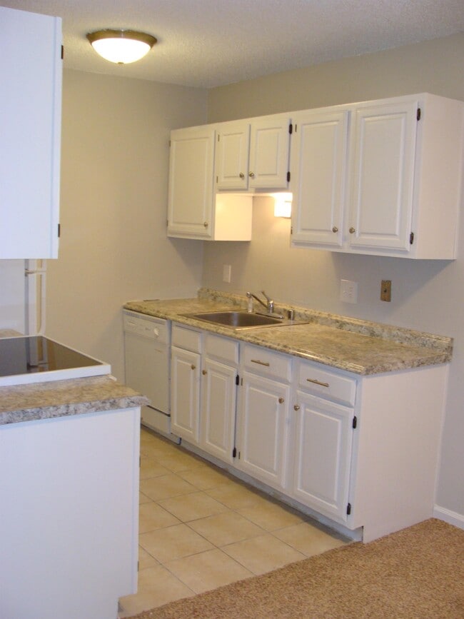 Building Photo - 998 W Beaver Creek Blvd