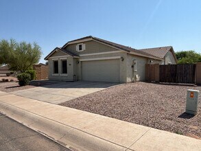 Building Photo - 1450 N Maria Ln