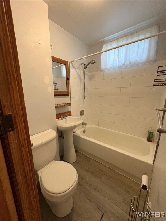 Building Photo - 497 Breckenridge St